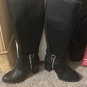 Worn once. Size 6 from DSW